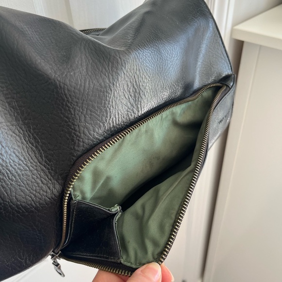 Matt & Nat vegan leather messenger bag - Picture 7 of 10